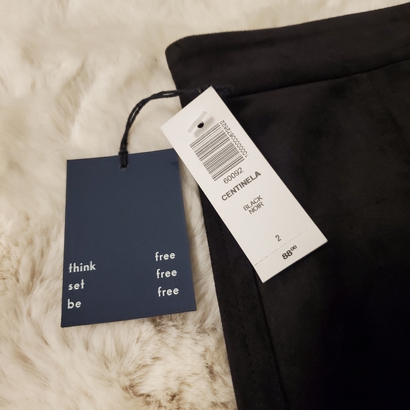 Aritzia Centinela Skirt, Black, Size 2 - Picture 3 of 4
